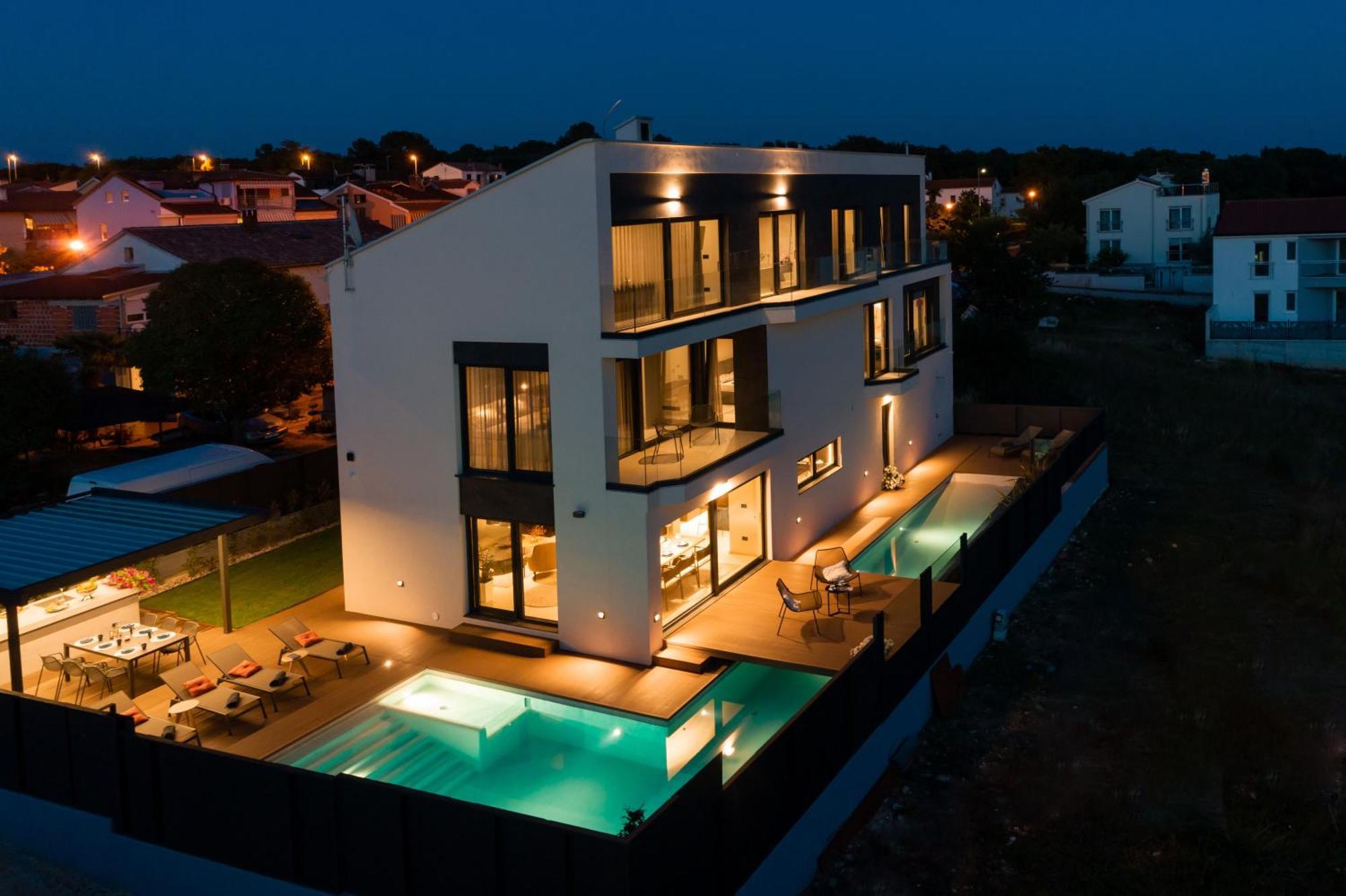 Mare Exclusive Mit Pool Und Fitnesstudio Ferienhaus *