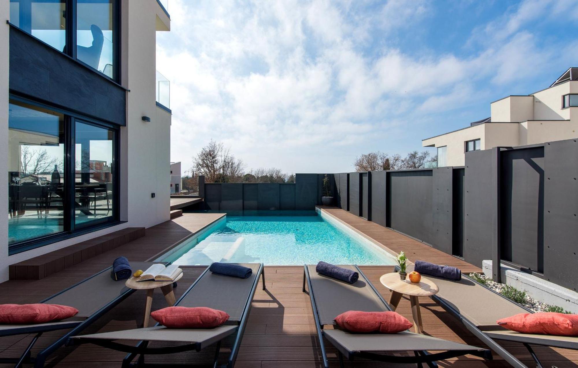 Mare Exclusive Mit Pool Und Fitnesstudio Ferienhaus Poreč